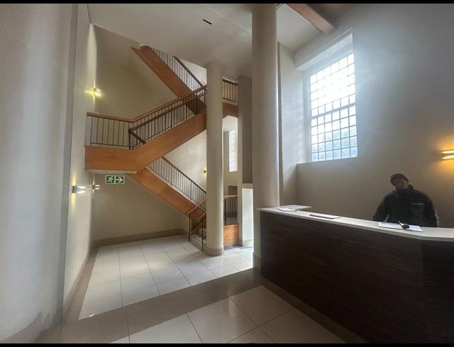 171M² BUILDING TO LET IN CAPE TOWN CITY CENTRE